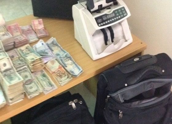 Arrestan a dos empleados de un banco por robo de 20 millones de pesos