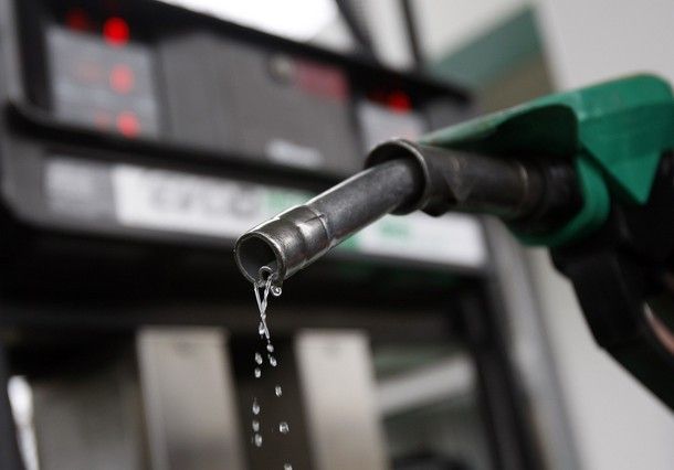 Precios de los combustibles bajarán entre RD$1.00 y RD$4.00