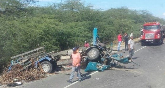 Accidente en Azua deja dos muertos y tres heridos