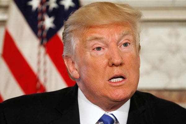 Trump niega haber llamado a El Salvador y Haití “agujeros de mierda”