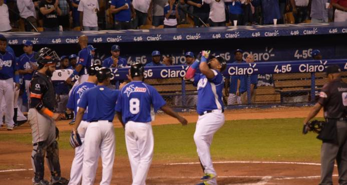 El Licey le complica las cosas a las Águilas