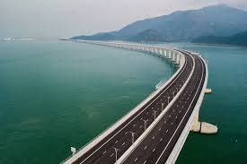 Un puente que llega desde SD hasta Santiago pero en China
