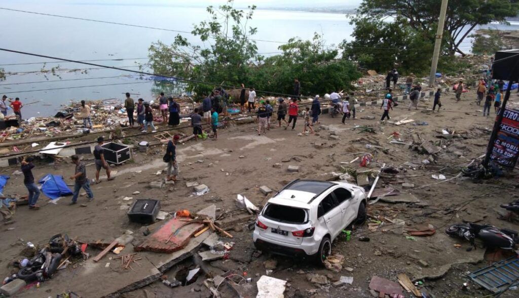 222 muertos en Indonesia tras Tsunami