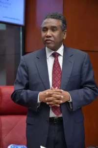 Asaltan casa de Félix Bautista