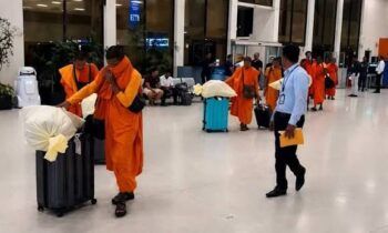 Detienen a 22 monjes budistas con 112 kilos de presunta droga en el aeropuerto de Colombo